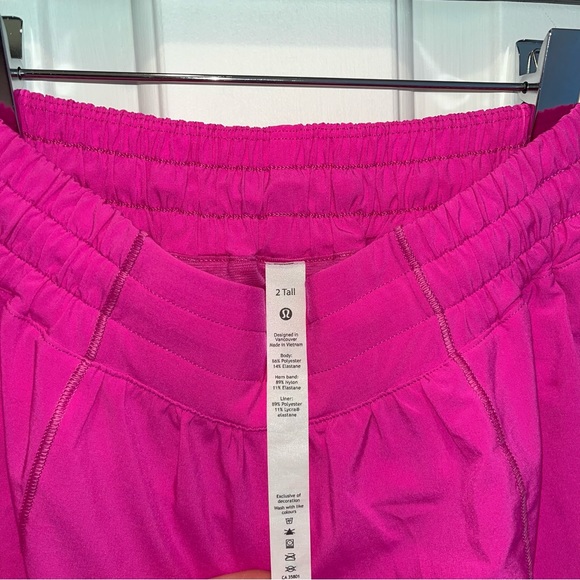 Lululemon Pow Pink Hotty Hot Shorts - Picture 5 of 6